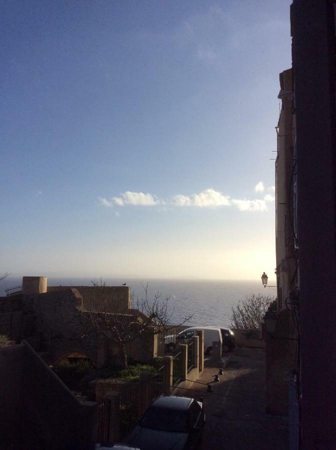 Au Coeur De La Cite Medievale Avec Petite Vue Mer Bonifacio  Luaran gambar